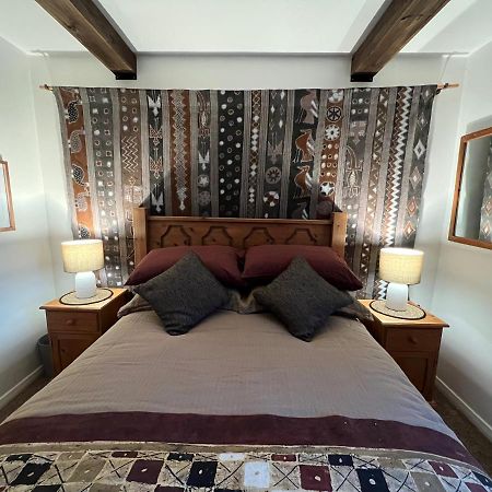 Cosy Private Accommodation In Corsham, Near Bath المظهر الخارجي الصورة