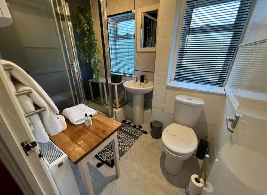 Cosy Private Accommodation In Corsham, Near Bath المظهر الخارجي الصورة