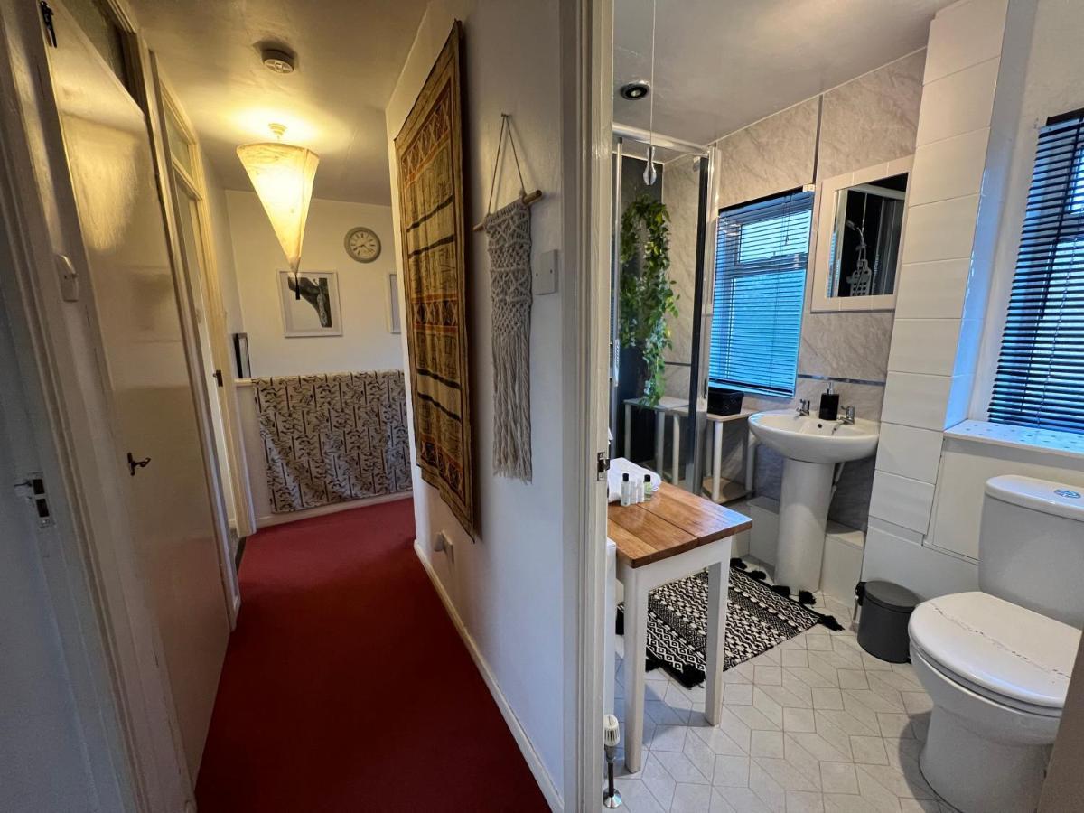 Cosy Private Accommodation In Corsham, Near Bath المظهر الخارجي الصورة