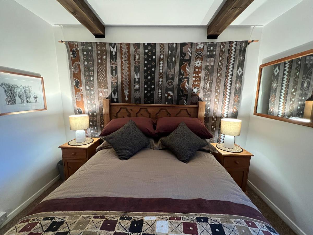 Cosy Private Accommodation In Corsham, Near Bath المظهر الخارجي الصورة